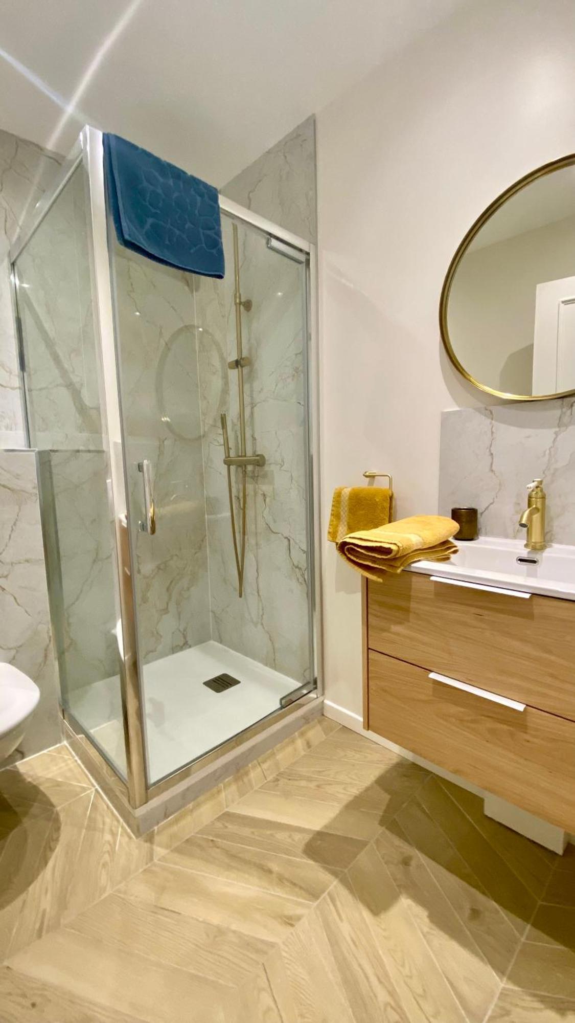 Appartement Apollinaire Au Coeur De Лорьян Экстерьер фото